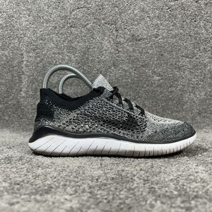 Nike Women's Black and Gray Athletic Shoes